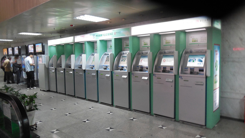立式自助服务终端机结构设计实拍图
